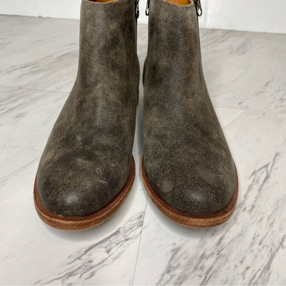 New! Kork Ease Riley Gray Brown Distressed Suede Bootie 7M - Picture 10 of 14